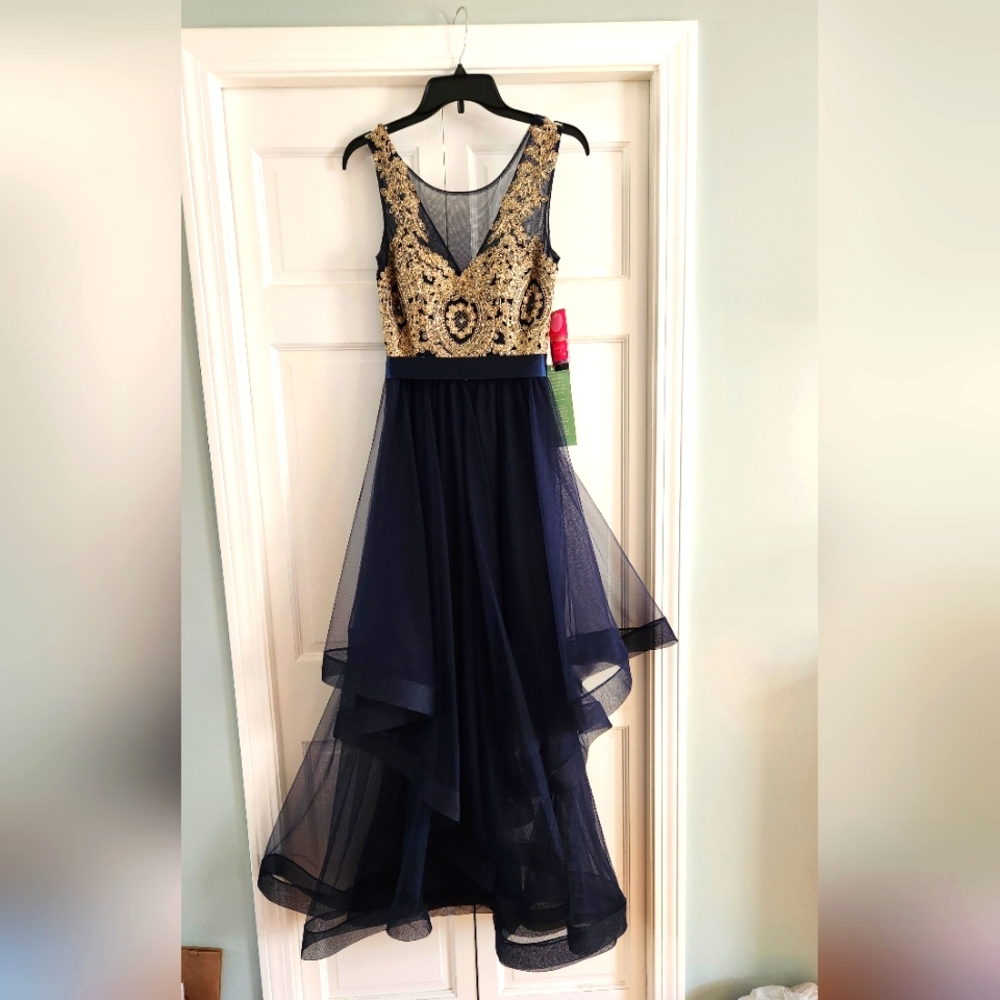 BNWT City Triangles Prom/ Formal dress - Size 5